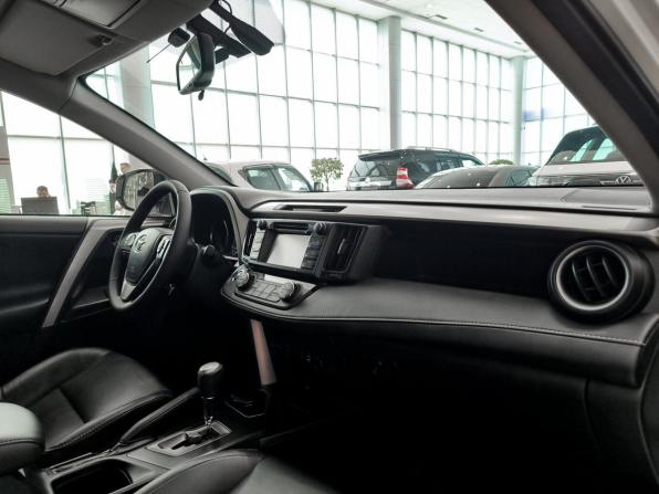 Toyota RAV4 IV (XA40) Рестайлинг с пробегом 2015 года, цена 2 499 000 рублей, 107518 км, внедорожник, Автокод Объявления