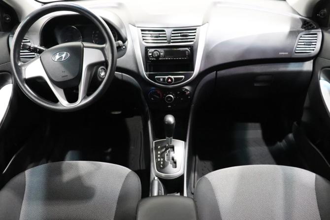 Hyundai Solaris I с пробегом 2014 года, цена 750 000 рублей, 102997 км, хэтчбек, Автокод Объявления
