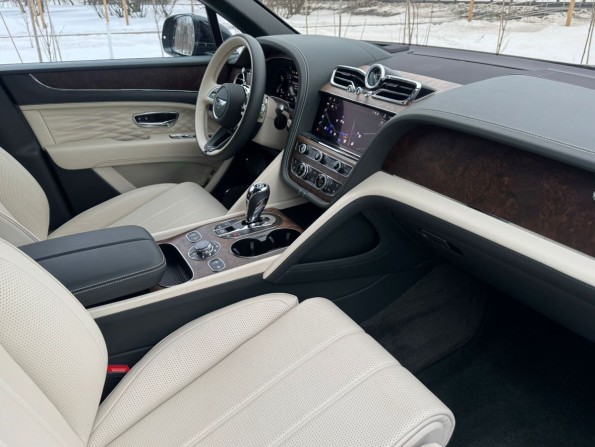 Bentley Bentayga I Рестайлинг с пробегом 2022 года, цена 37 000 000 рублей, 2375 км, offers.body_type.unknown, Автокод Объявления