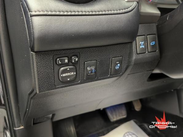 Toyota RAV4 IV (XA40) Рестайлинг с пробегом 2017 года, цена 2 378 000 рублей, 136000 км, внедорожник, Автокод Объявления