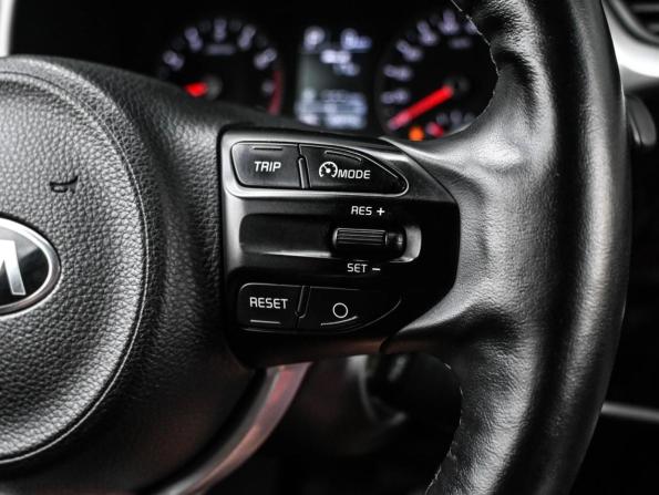 Kia Rio IV Рестайлинг с пробегом 2021 года, цена 1 569 000 рублей, 120073 км, седан, Автокод Объявления