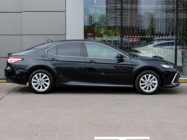 Toyota Camry VIII (XV70) Рестайлинг с пробегом 2023 года, цена 3 249 000 рублей, 9090 км, седан, Автокод Объявления