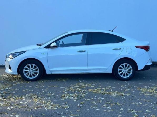 Hyundai Solaris II Рестайлинг с пробегом 2021 года, цена 1 800 000 рублей, 25791 км, седан, Автокод Объявления