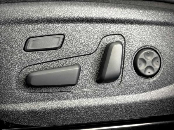 Hyundai Santa Fe IV Рестайлинг с пробегом 2022 года, цена 4 300 000 рублей, 53688 км, внедорожник, Автокод Объявления
