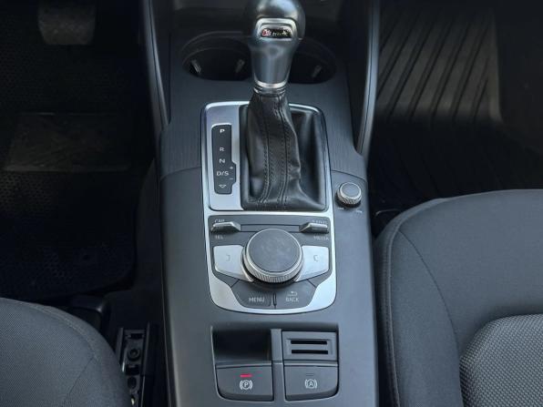 Audi A3 III (8V) Рестайлинг с пробегом 2019 года, цена 2 350 000 рублей, 40275 км, седан, Автокод Объявления