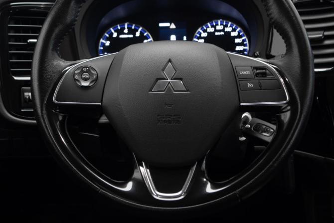 Mitsubishi Outlander III Рестайлинг 3 с пробегом 2018 года, цена 1 990 000 рублей, 81237 км, внедорожник, Автокод Объявления