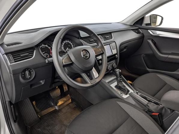 Skoda Octavia III (A7) Рестайлинг с пробегом 2019 года, цена 1 725 000 рублей, 107653 км, лифтбек, Автокод Объявления