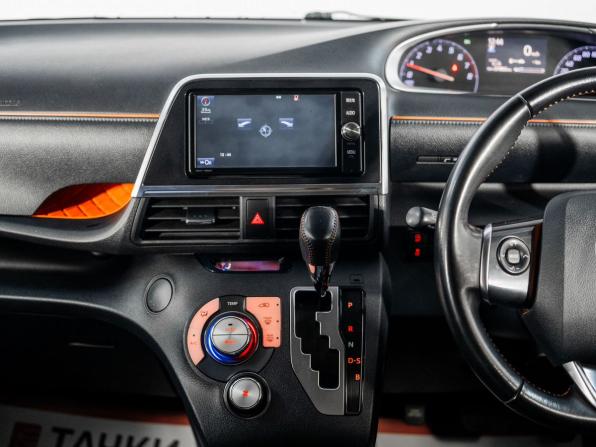 Toyota Sienta II с пробегом 2018 года, цена 1 549 500 рублей, 47000 км, компактвэн, Автокод Объявления