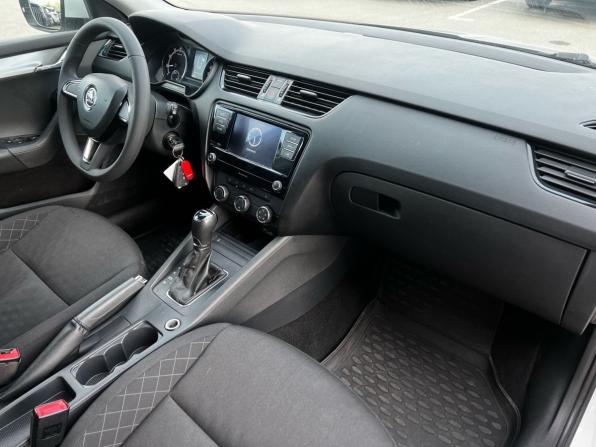 Skoda Octavia III (A7) Рестайлинг с пробегом 2018 года, цена 1 230 000 рублей, 146685 км, лифтбек, Автокод Объявления