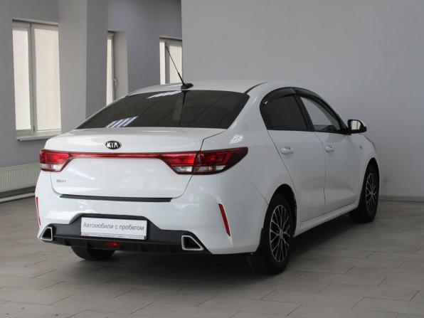 Kia Rio IV Рестайлинг с пробегом 2021 года, цена 1 499 900 рублей, 97360 км, седан, Автокод Объявления