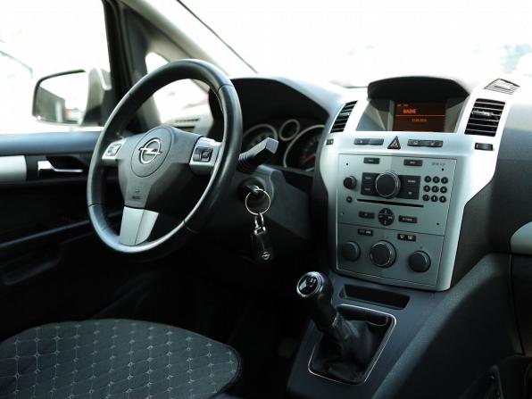Opel Zafira B Рестайлинг с пробегом 2014 года, цена 899 000 рублей, 185513 км, компактвэн, Автокод Объявления
