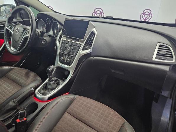 Opel Astra J Рестайлинг с пробегом 2012 года, цена 731 000 рублей, 166809 км, хэтчбек, Автокод Объявления