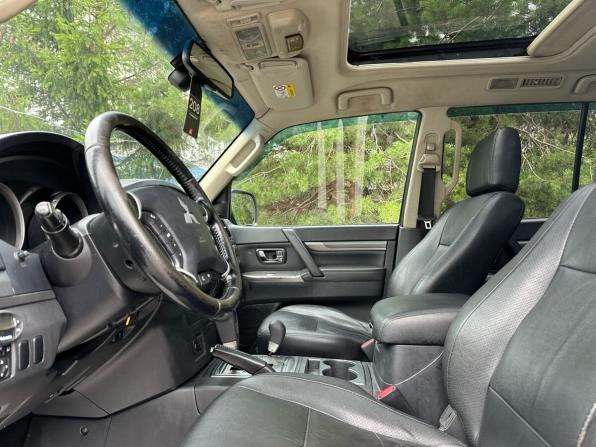 Mitsubishi Pajero IV Рестайлинг 1 с пробегом 2012 года, цена 1 830 000 рублей, 323295 км, внедорожник, Автокод Объявления