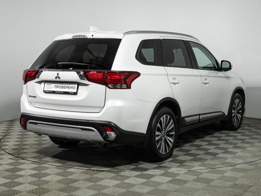 Mitsubishi Outlander III Рестайлинг 3 Санкт-Петербург  - изображение 5