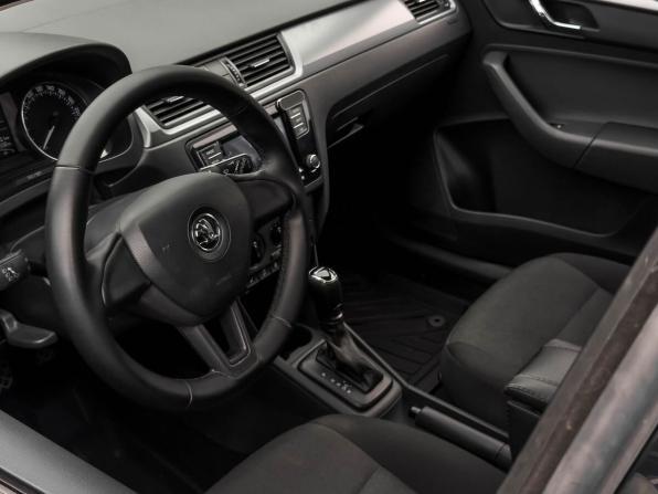 Skoda Rapid I с пробегом 2017 года, цена 1 135 000 рублей, 184558 км, лифтбек, Автокод Объявления