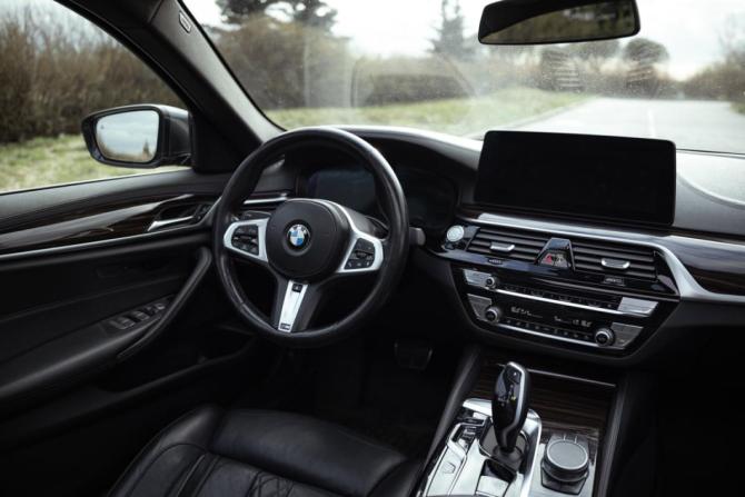 BMW 5 серии VII (G30/G31/G38) Рестайлинг с пробегом 2021 года, цена 4 279 700 рублей, 122414 км, седан, Автокод Объявления