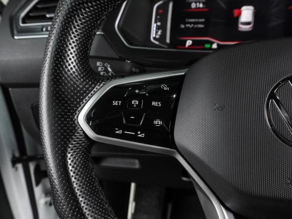 Volkswagen Tiguan II Рестайлинг с пробегом 2021 года, цена 2 498 000 рублей, 240814 км, внедорожник, Автокод Объявления