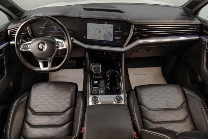 Volkswagen Touareg III с пробегом 2019 года, цена 5 429 000 рублей, 45200 км, внедорожник, Автокод Объявления