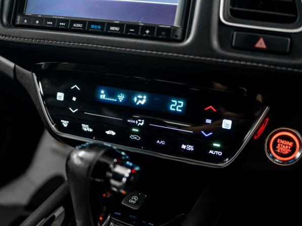 Honda Vezel I Рестайлинг с пробегом 2019 года, цена 2 014 000 рублей, 104765 км, внедорожник, Автокод Объявления