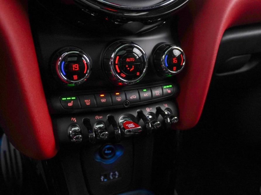 Mini Hatch III (F55/F56) Москва  - изображение 17