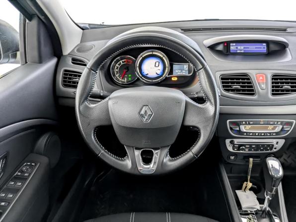 Renault Fluence I Рестайлинг с пробегом 2015 года, цена 1 220 000 рублей, 55743 км, седан, Автокод Объявления