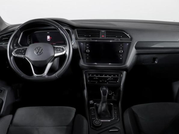 Volkswagen Tiguan II Рестайлинг с пробегом 2021 года, цена 3 399 000 рублей, 58731 км, внедорожник, Автокод Объявления