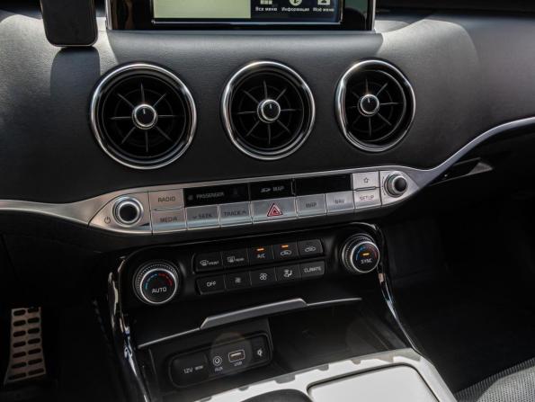 Kia Stinger I с пробегом 2018 года, цена 3 170 000 рублей, 97879 км, лифтбек, Автокод Объявления