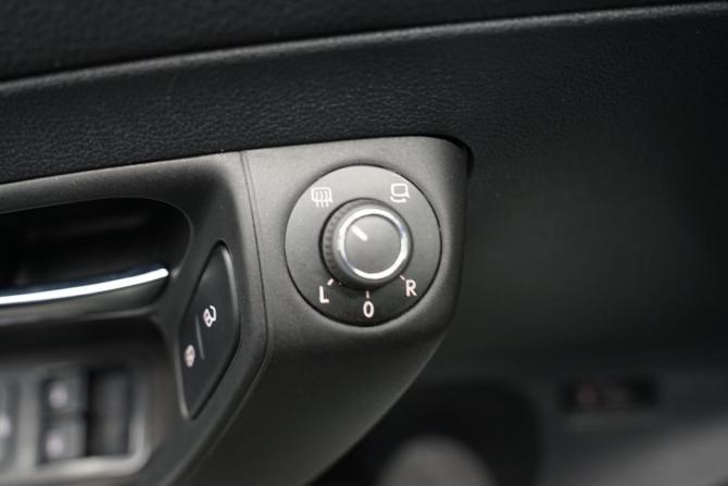 Volkswagen Polo V Рестайлинг с пробегом 2018 года, цена 1 299 000 рублей, 130550 км, седан, Автокод Объявления