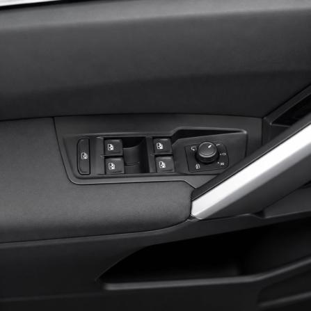 Volkswagen Tiguan II Рестайлинг с пробегом 2021 года, цена 2 719 000 рублей, 77800 км, внедорожник, Автокод Объявления