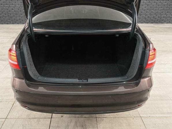 Volkswagen Jetta VI Рестайлинг с пробегом 2015 года, цена 995 000 рублей, 244112 км, седан, Автокод Объявления