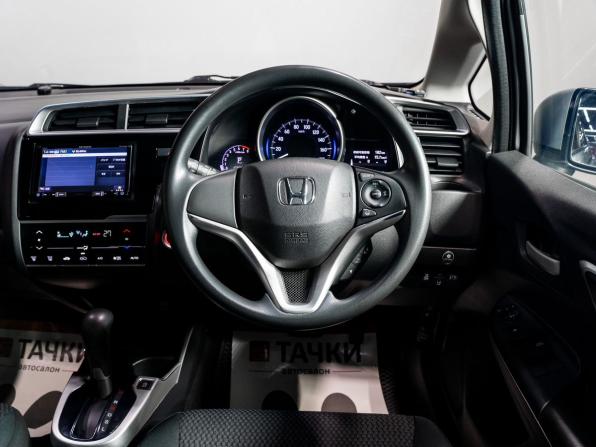 Honda Fit III Рестайлинг с пробегом 2018 года, цена 1 120 000 рублей, 175625 км, хэтчбек, Автокод Объявления