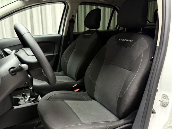 Renault Logan II Рестайлинг с пробегом 2019 года, цена 1 299 000 рублей, 99342 км, седан, Автокод Объявления