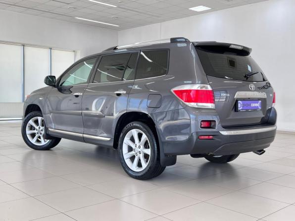 Toyota Highlander II (XU40) Рестайлинг с пробегом 2010 года, цена 2 190 000 рублей, 102444 км, внедорожник, Автокод Объявления