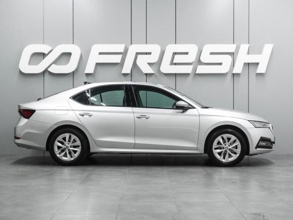 Skoda Octavia IV (A8) с пробегом 2021 года, цена 2 169 000 рублей, 120426 км, лифтбек, Автокод Объявления
