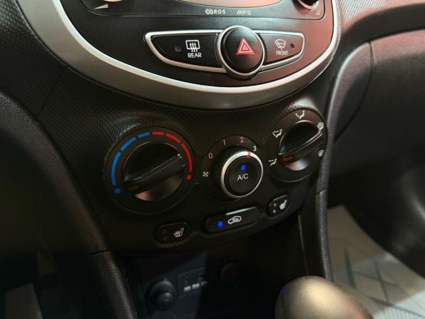 Hyundai Solaris I с пробегом 2012 года, цена 829 000 рублей, 189045 км, хэтчбек, Автокод Объявления