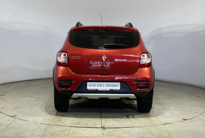 Renault Sandero II с пробегом 2015 года, цена 700 000 рублей, 198404 км, хэтчбек, Автокод Объявления