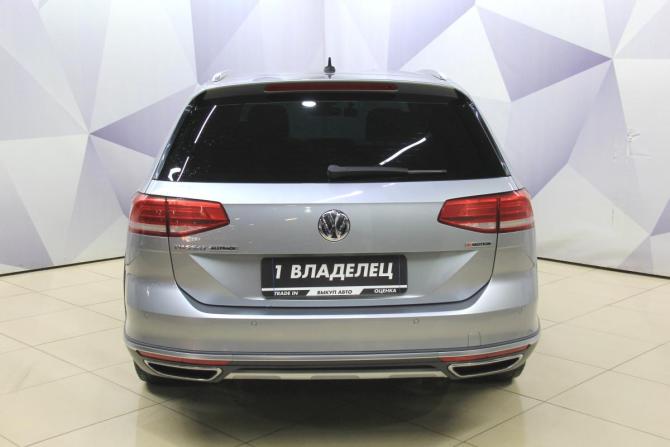Volkswagen Passat B8 с пробегом 2018 года, цена 2 340 000 рублей, 221068 км, универсал, Автокод Объявления