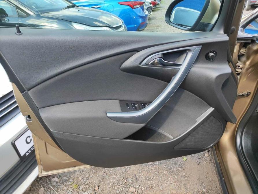 Opel Astra J Рестайлинг Санкт-Петербург  - изображение 9