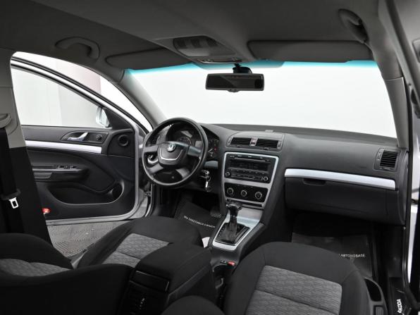 Skoda Octavia II (A5) Рестайлинг с пробегом 2009 года, цена 599 000 рублей, 279000 км, лифтбек, Автокод Объявления