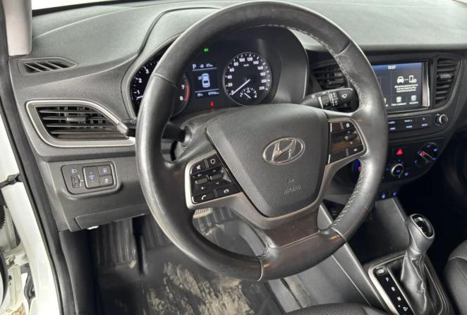 Hyundai Solaris II с пробегом 2018 года, цена 1 495 000 рублей, 87932 км, седан, Автокод Объявления