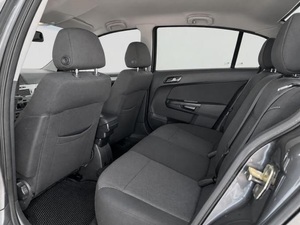 Opel Astra H Рестайлинг с пробегом 2011 года, цена 789 000 рублей, 186014 км, седан, Автокод Объявления