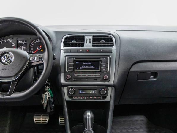Volkswagen Polo V Рестайлинг с пробегом 2016 года, цена 1 078 000 рублей, 171058 км, седан, Автокод Объявления