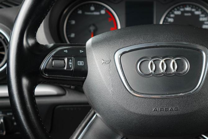 Audi A3 III (8V) с пробегом 2013 года, цена 1 049 000 рублей, 288040 км, хэтчбек, Автокод Объявления
