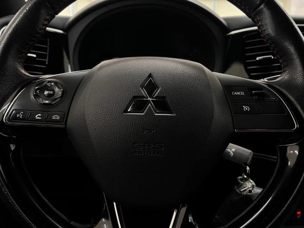 Mitsubishi Outlander III Рестайлинг 3 с пробегом 2020 года, цена 2 650 000 рублей, 63500 км, внедорожник, Автокод Объявления
