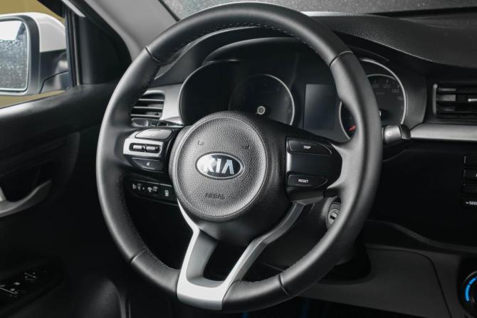 Kia Rio IV с пробегом 2018 года, цена 1 049 000 рублей, 252000 км, седан, Автокод Объявления