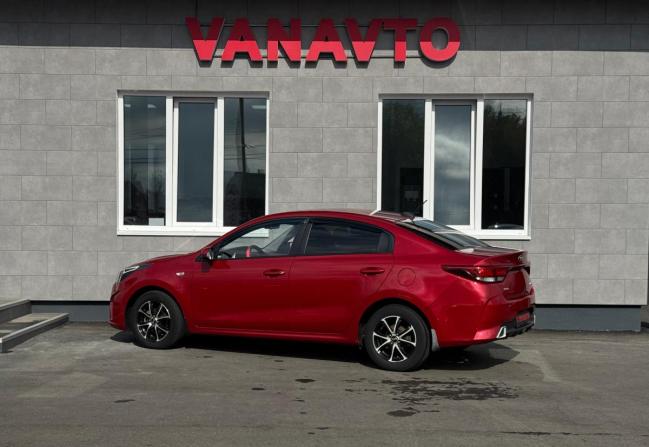 Kia Rio IV Рестайлинг с пробегом 2021 года, цена 1 800 000 рублей, 35330 км, седан, Автокод Объявления