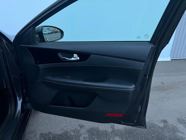 Kia Cerato IV Рестайлинг с пробегом 2023 года, цена 2 290 000 рублей, 66000 км, седан, Автокод Объявления