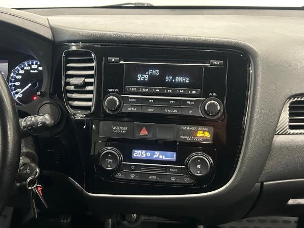 Mitsubishi Outlander III Рестайлинг 2 с пробегом 2015 года, цена 1 359 000 рублей, 173947 км, внедорожник, Автокод Объявления