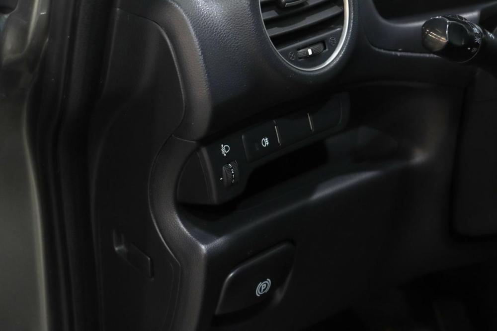 Kia Carens II (UN) Сургут  - изображение 26