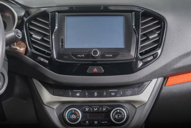 Lada (ВАЗ) Vesta I с пробегом 2019 года, цена 999 000 рублей, 111500 км, седан, Автокод Объявления